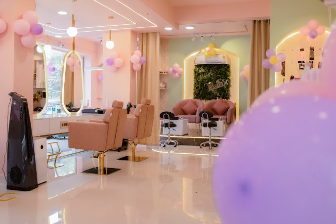 Xing Premium Unisex Salon interior 9